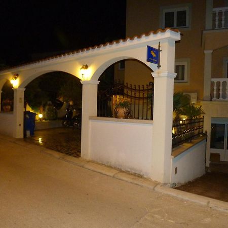 Apartments Villa Amfora Ровин Екстериор снимка