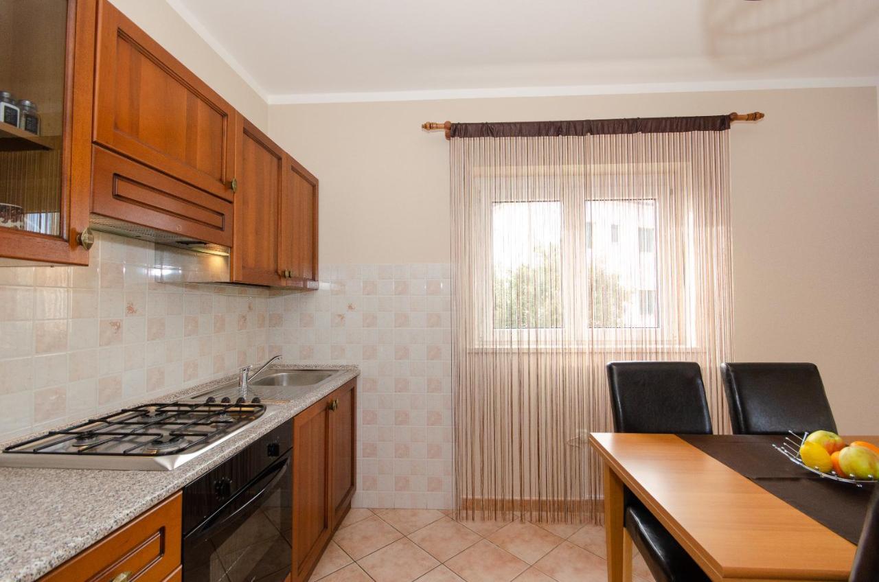 Apartments Villa Amfora Ровин Екстериор снимка