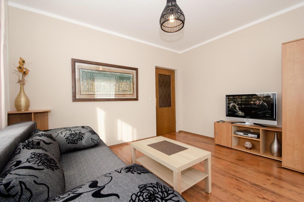 Apartments Villa Amfora Ровин Екстериор снимка